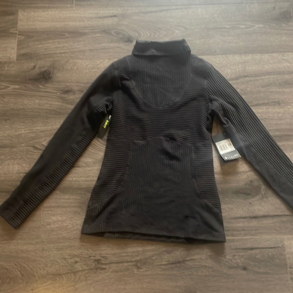 🧡Women’s Nike Pro Hyperwarm long sleeve black slim fit sweater Athletic Stylish
